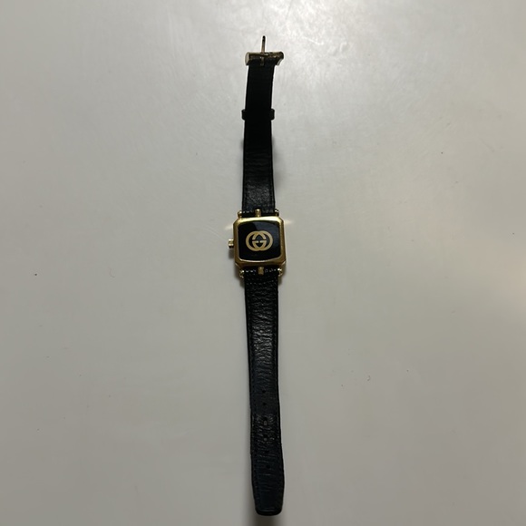 LAST CALL Vintage Gucci Gold Square Stack Black Dial Quartz Watch - Picture 8 of 12